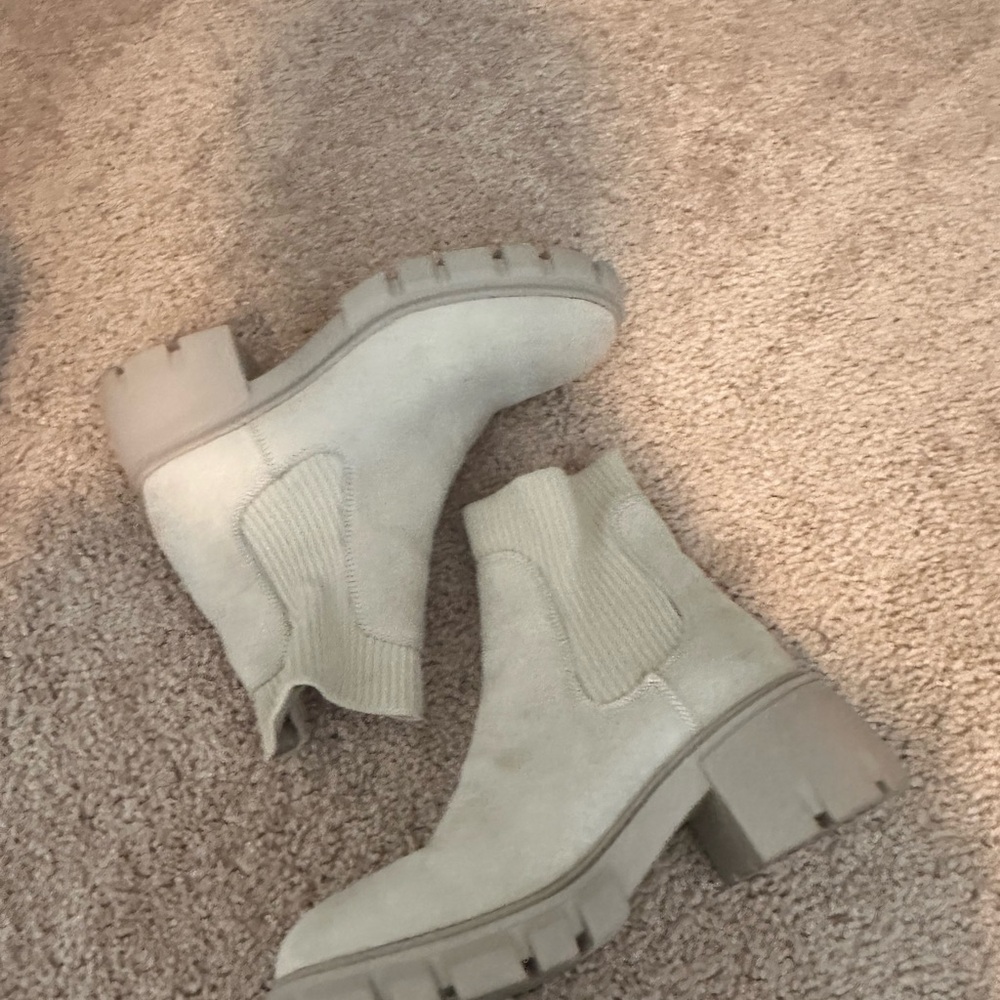 Sincerely Jules Cream suede Ankle Booties